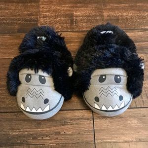 🐵 Toddler Boy slippers size 11/12 🐒